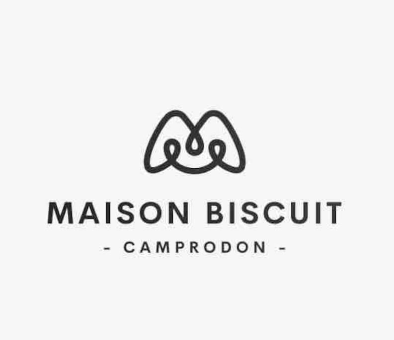 Maison Biscuit. Apartament A La Placa De La Vila カンプロドン エクステリア 写真