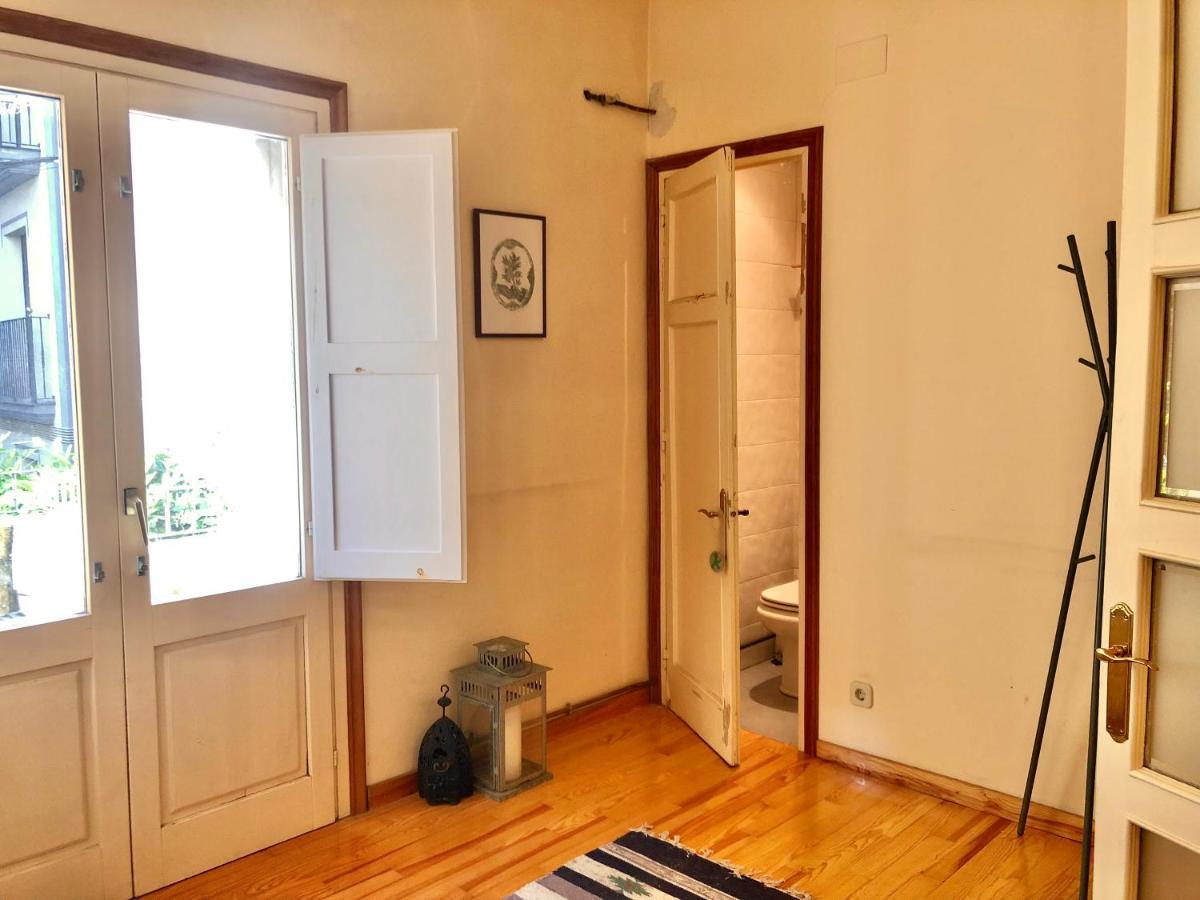 Maison Biscuit. Apartament A La Placa De La Vila カンプロドン エクステリア 写真