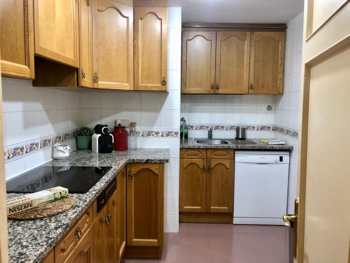 Maison Biscuit. Apartament A La Placa De La Vila カンプロドン エクステリア 写真