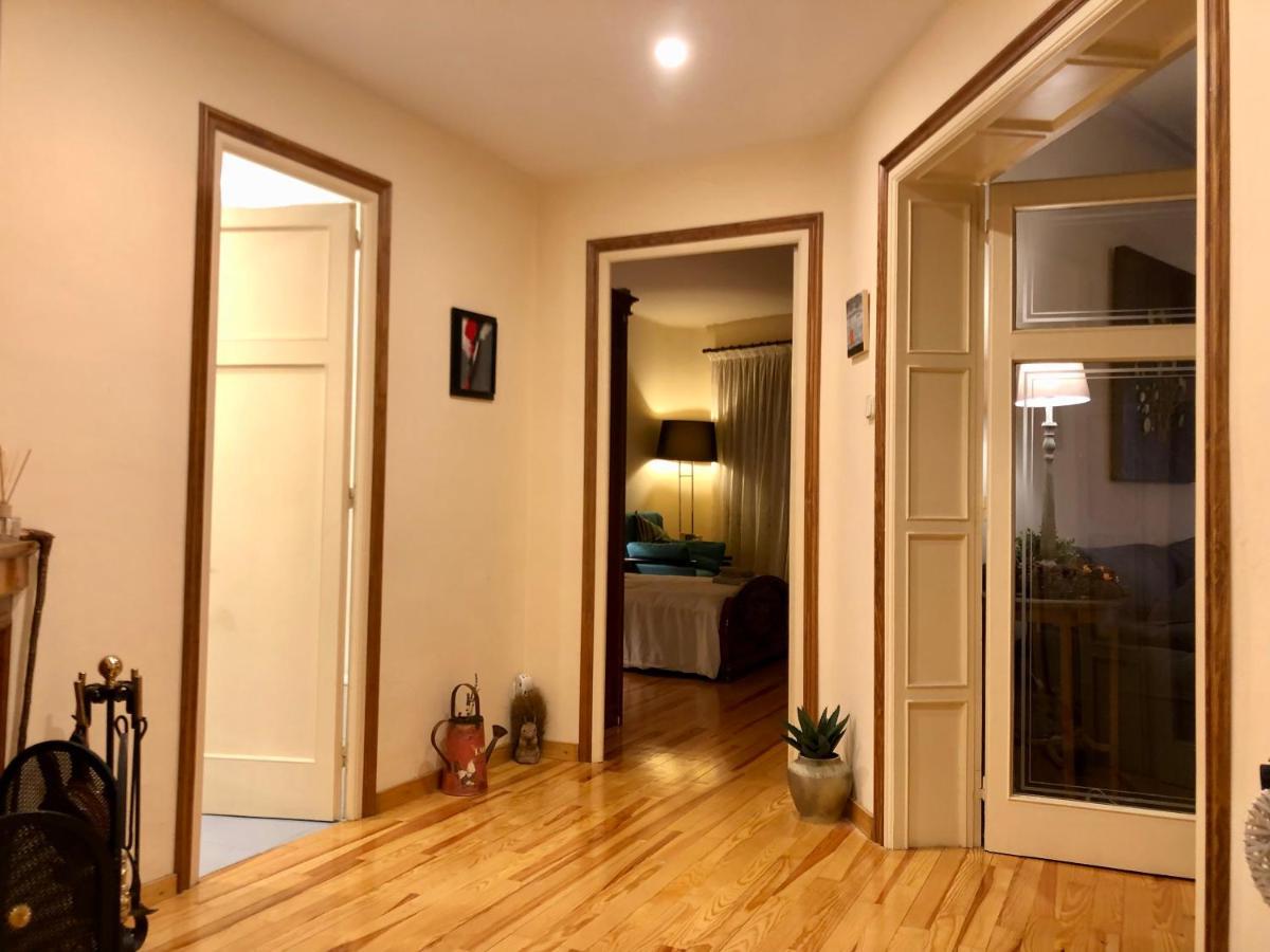 Maison Biscuit. Apartament A La Placa De La Vila カンプロドン エクステリア 写真