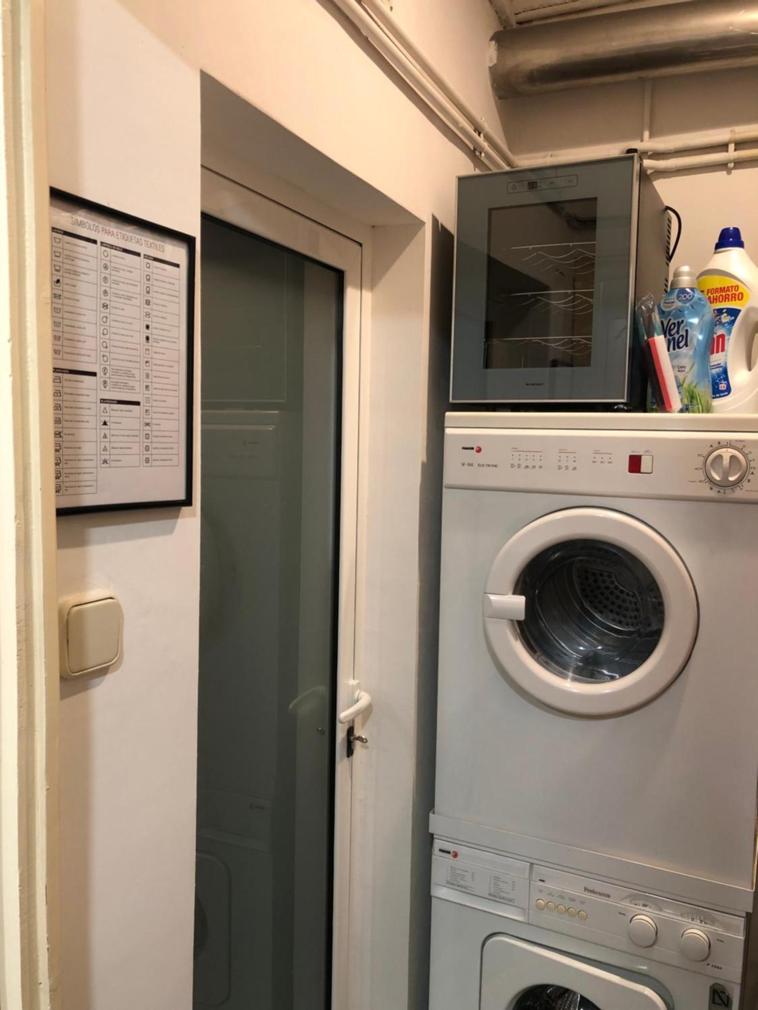 Maison Biscuit. Apartament A La Placa De La Vila カンプロドン エクステリア 写真